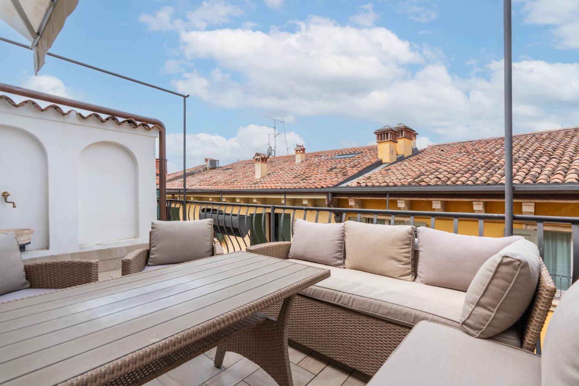 Domus Verona - Ampia Residenza Filippini A Pochi Passi Dall'Arena מראה חיצוני תמונה